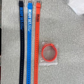 Individuelle Skibänder mit Logo – Kunststoff Ski Straps...